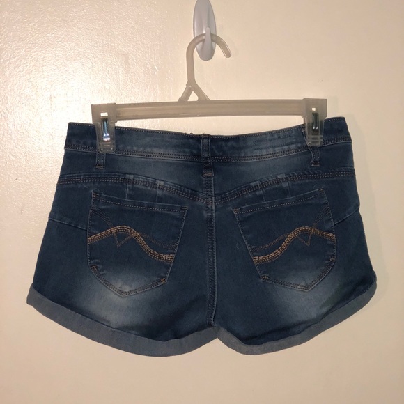 Shorts - Picture 3 of 6